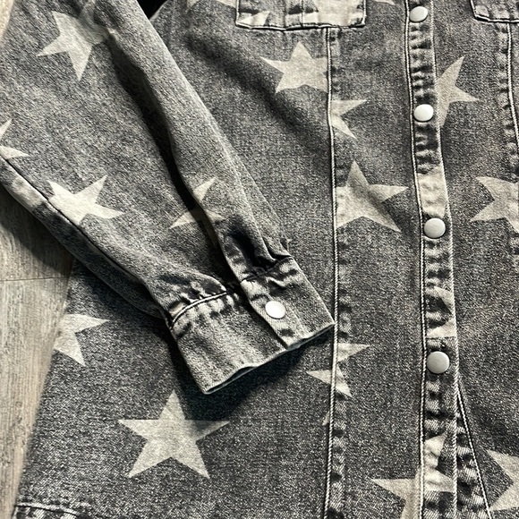 Macaron Women’s Oversized Denim Jacket, black with white stars, size small - Picture 4 of 8